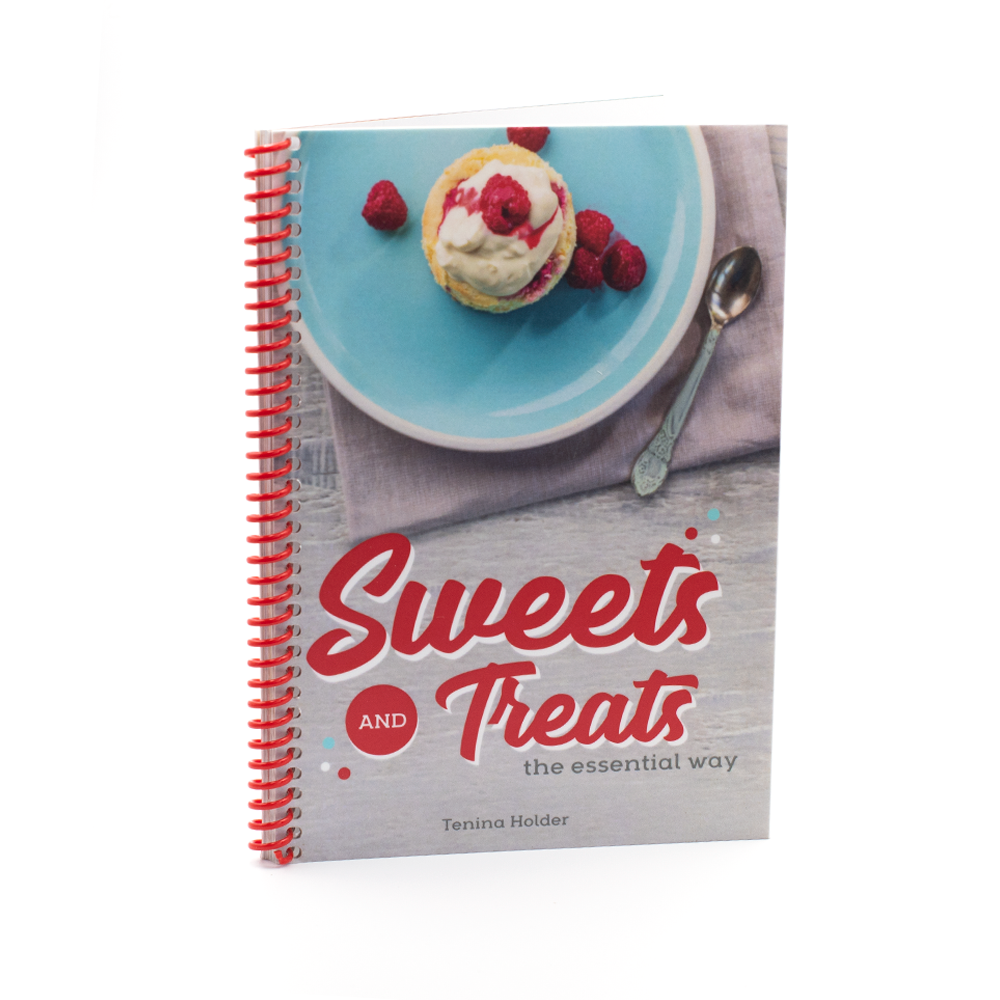 Sweets & Treats the essential way Tenina Holder: książka z przepisami w j.angielskim