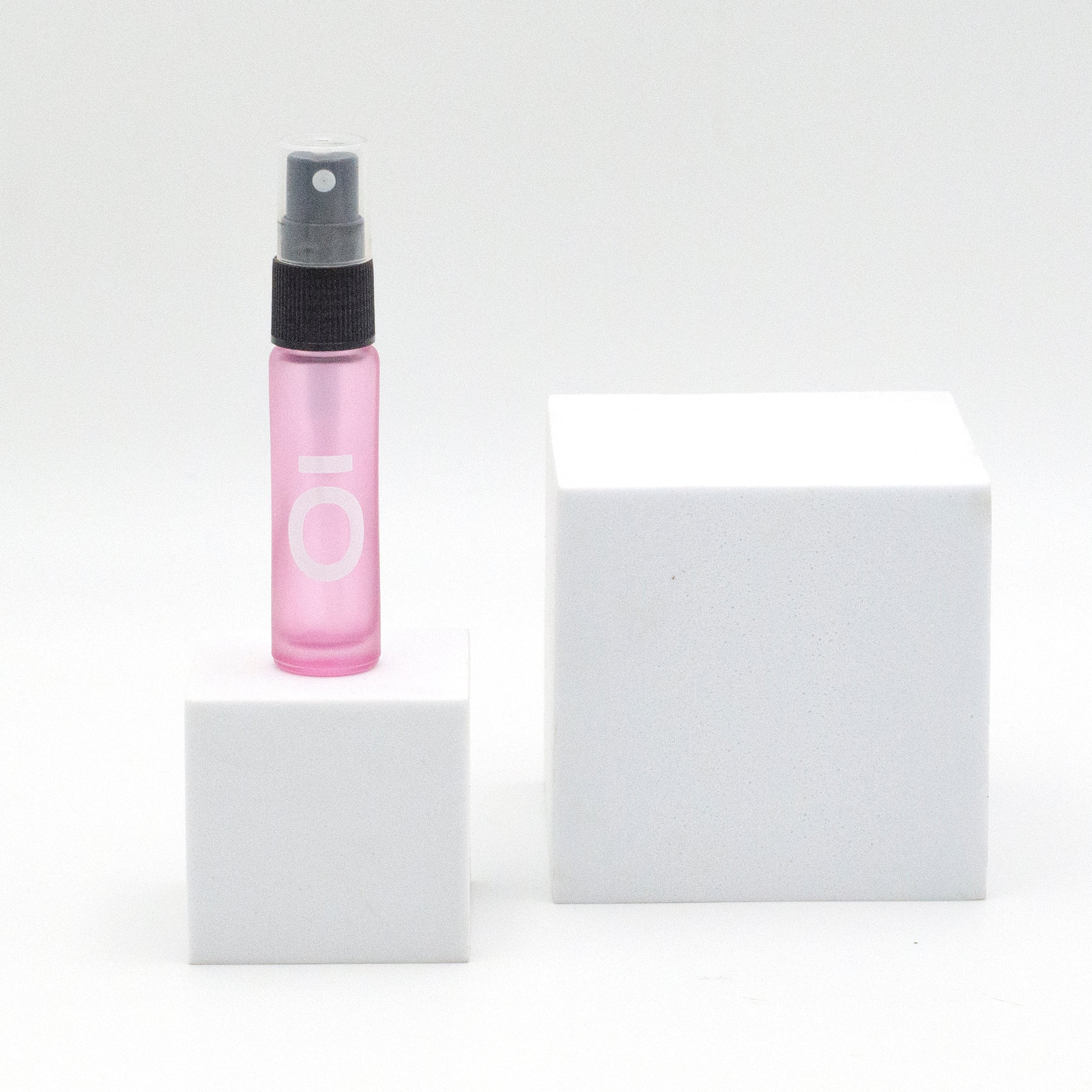 10ml butelka szklana matowa, dōTERRA, z nasadką spray (1szt) różowa